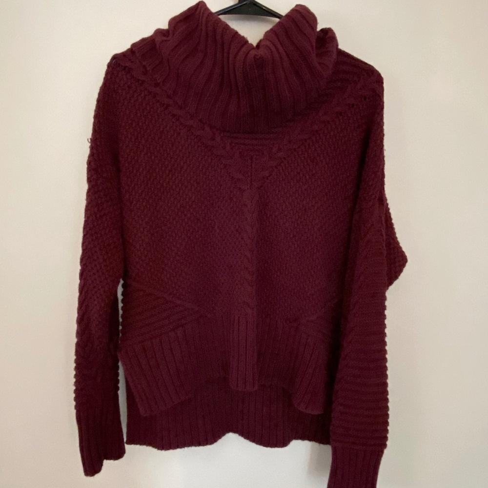 Rachel Ashwell (L) Maroon Knit Sweater